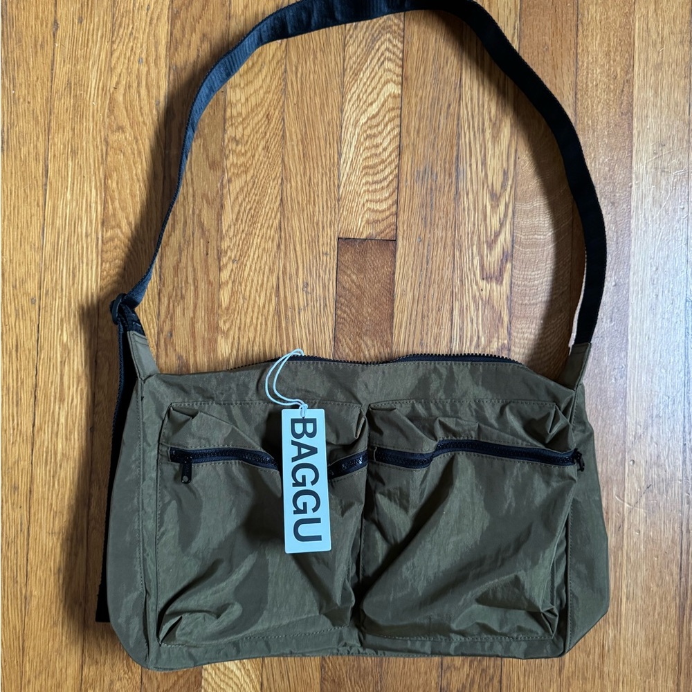 NWT BAGGU Large Cargo Crossbody Bag